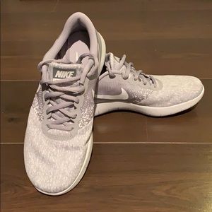 Nike Flex Contact in Gray/White Size 8.5